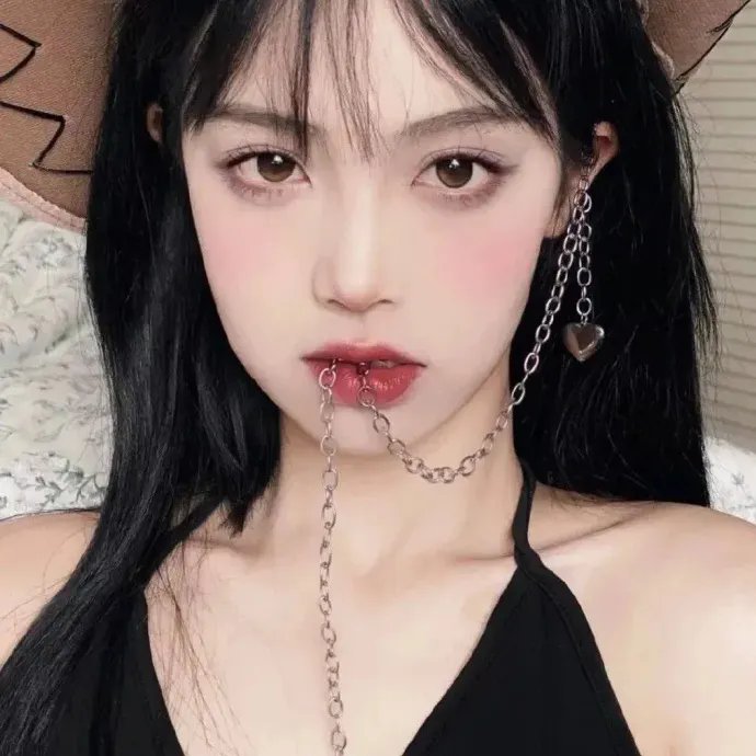 彩色中的黑白