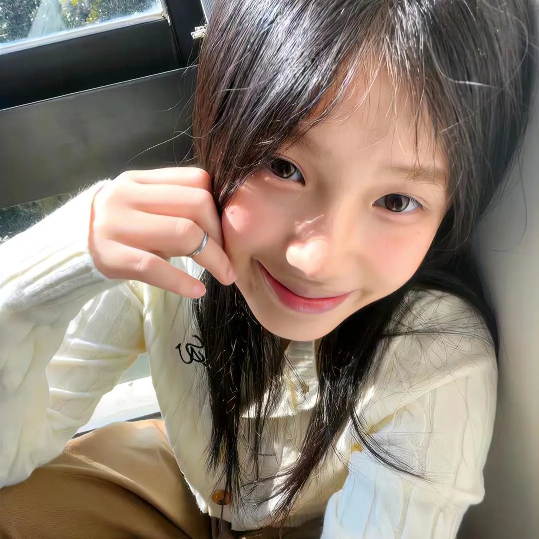 腰间持枪